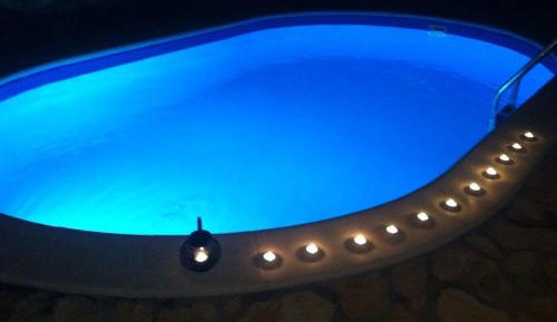 Apartment with Pool View 