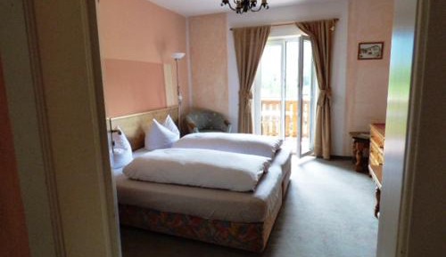 Double Room (with private bathroom across the hall)