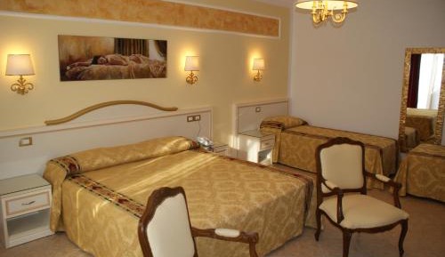 Suite with Terrace (4 Adults)