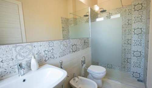 Double or Twin Room with Private Bathroom