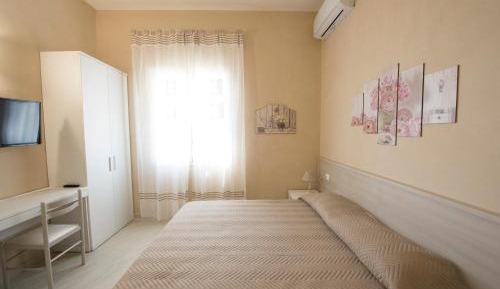 Double or Twin Room with Private Bathroom