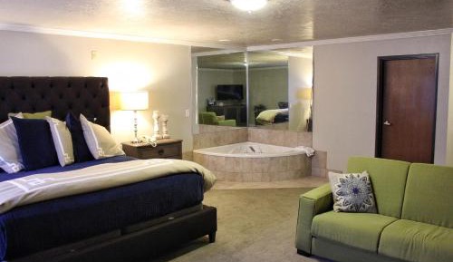 Deluxe King Suite