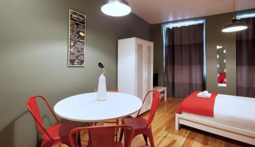 Studio (2 Adults)