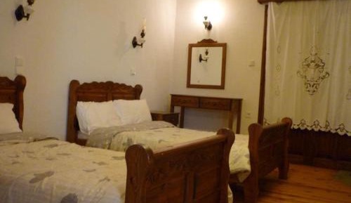 Studio (3 Adults) with Mountain View