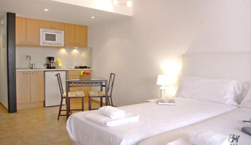 Studio (2 Adults)