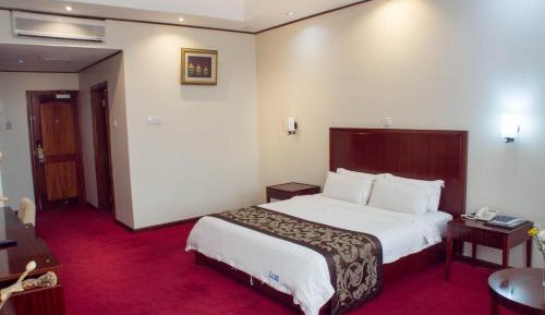 Deluxe Family Room