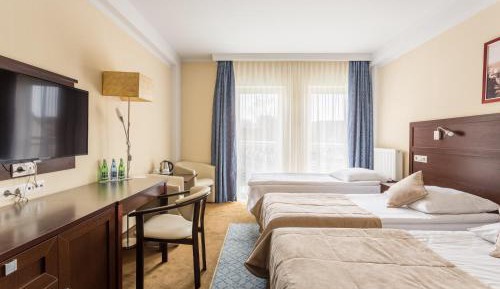 Double or Twin Room with Extra Bed and Sea View