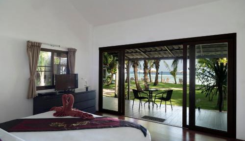 Bungalow Beachfront Garden Wing
