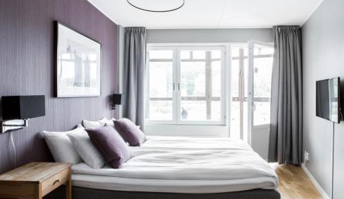 Standard Double Room with Shared Bathroom