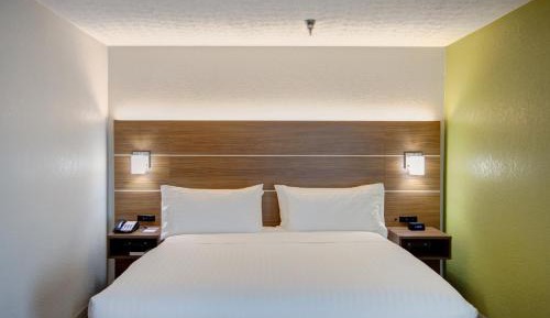 Standard King Room