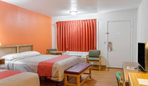 Queen Room with Two Queen Beds - Non-Smoking