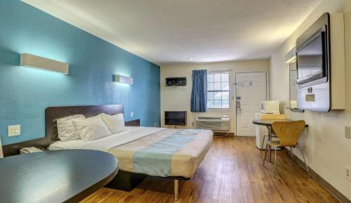 King Room - Non-Smoking