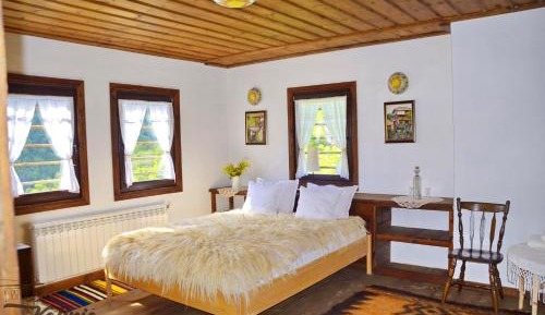 Deluxe Triple Room with Mountain view and Balcony