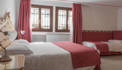 Triple Room with Canal View - Ground Floor 