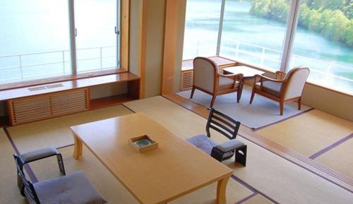 Japanese-Style Deluxe Room with Lake View - Non-Smoking