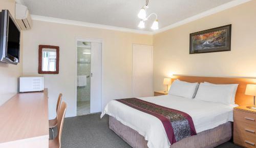 Standard Queen Room