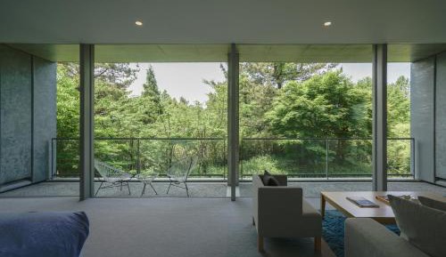 Suite with Sofa Bed and Open-Air Bath Lower Level Floor