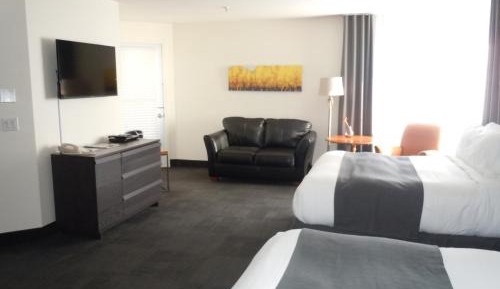 Standard Room with Two Queen Beds with Lake View