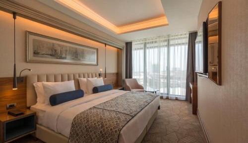 Suite with City View