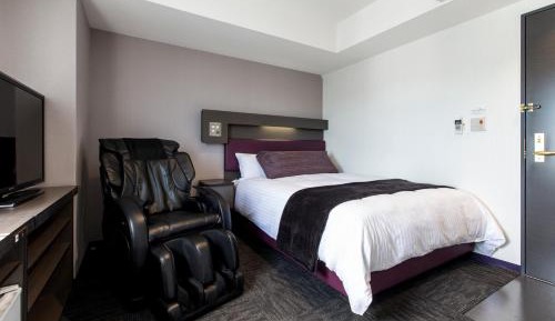 Premium Queen Room with Massage Chair - Nonsmoking