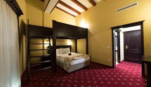 Triple Room with Private Bathroom
