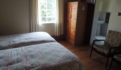 Twin Room with Private Bathroom