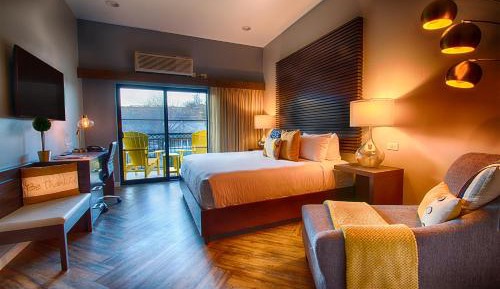Deluxe King Room