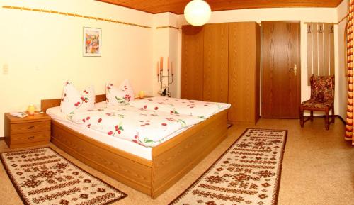 One-Bedroom Apartment with Balcony