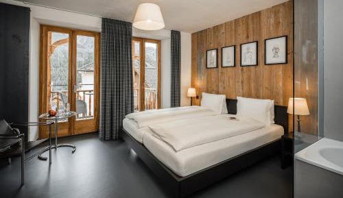 Deluxe Double Room with Balcony