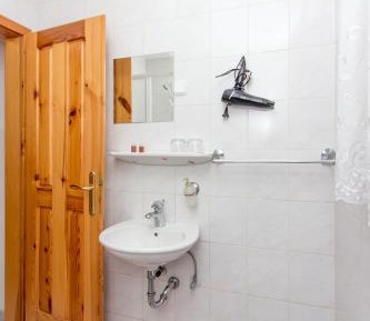 Basic Triple Room