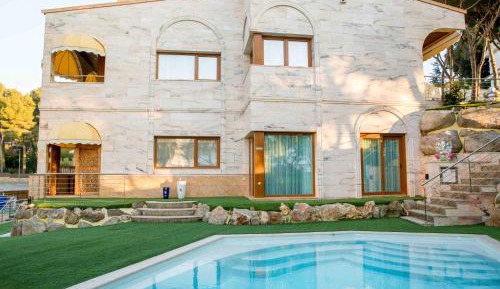 Villa with Sea View