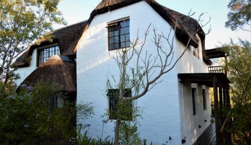 Studio with Mountain View