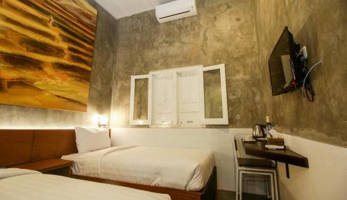 Standard Twin Room