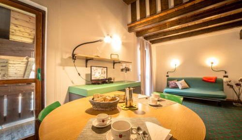 Studio (2 Adults)