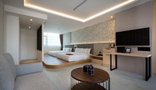 Deluxe Family Room