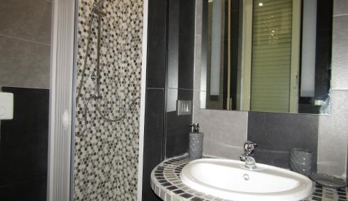 Twin Room with Private Bathroom