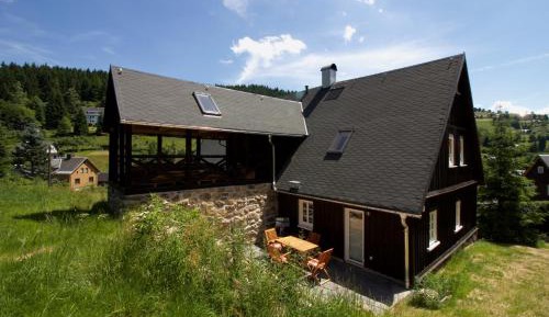 Apartment with Mountain View