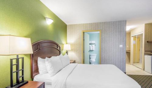 Queen Room