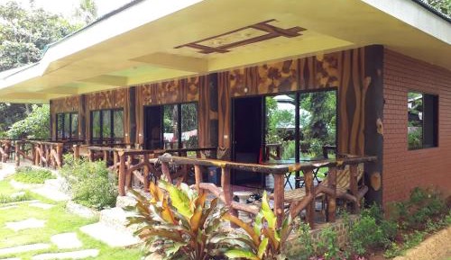 Family Room with Garden View