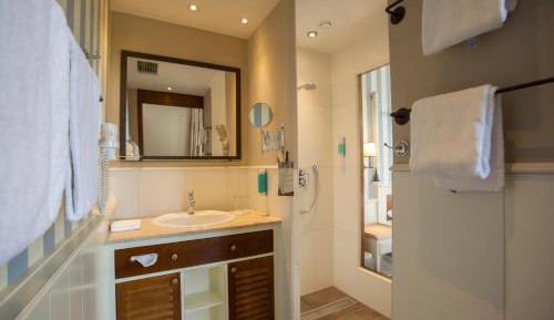 Triple Room (2 Adults + 1 Child under 12 years old)