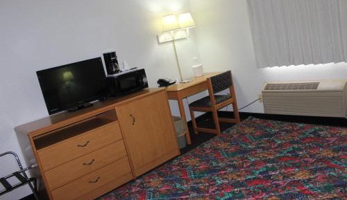Queen Room - Non-Smoking
