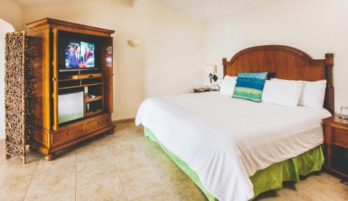 Suite with Hot Tub