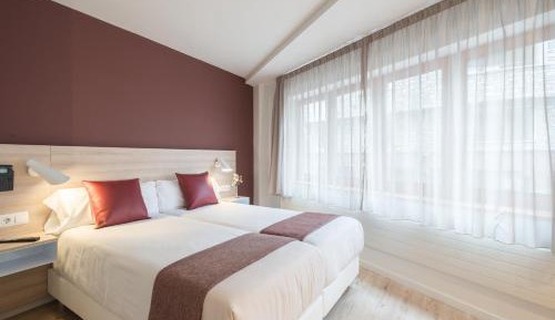 Superior One-Bedroom Apartment
