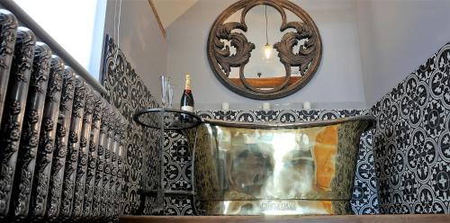 Deluxe King Room with Luxury Bath