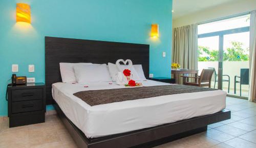 Deluxe King Room with Balcony