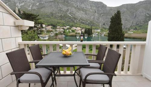 Standard Duplex One-Bedroom Apartment