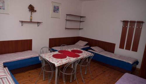 Family Room with Bathroom (5 Adults)