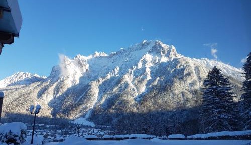 Single Room with Mountain View