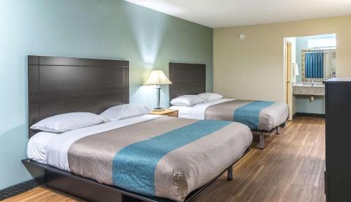 Queen Room with Two Queen Beds - Non-Smoking