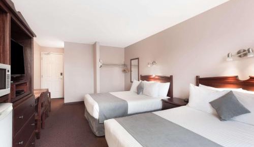 Queen Room with Two Queen Beds - Non-Smoking